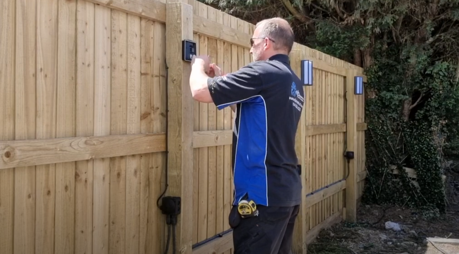 How to install outside garden bar lights using armoured cables How to install outside garden bar lights using armoured cables